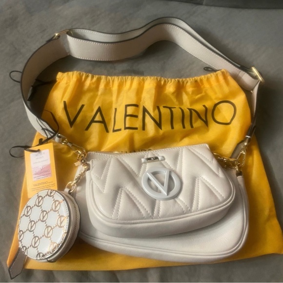 VALENTINO BY MARIO VALENTINO
Demi 3-In-1 Quilted Leather Crossbody Bag - Picture 4 of 11